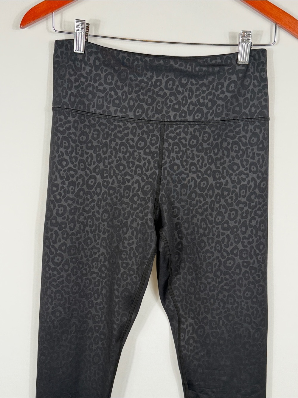 Zyia 7/8 High-Waist Leopard Print Power Leggings - Black. Womens Size 6-8